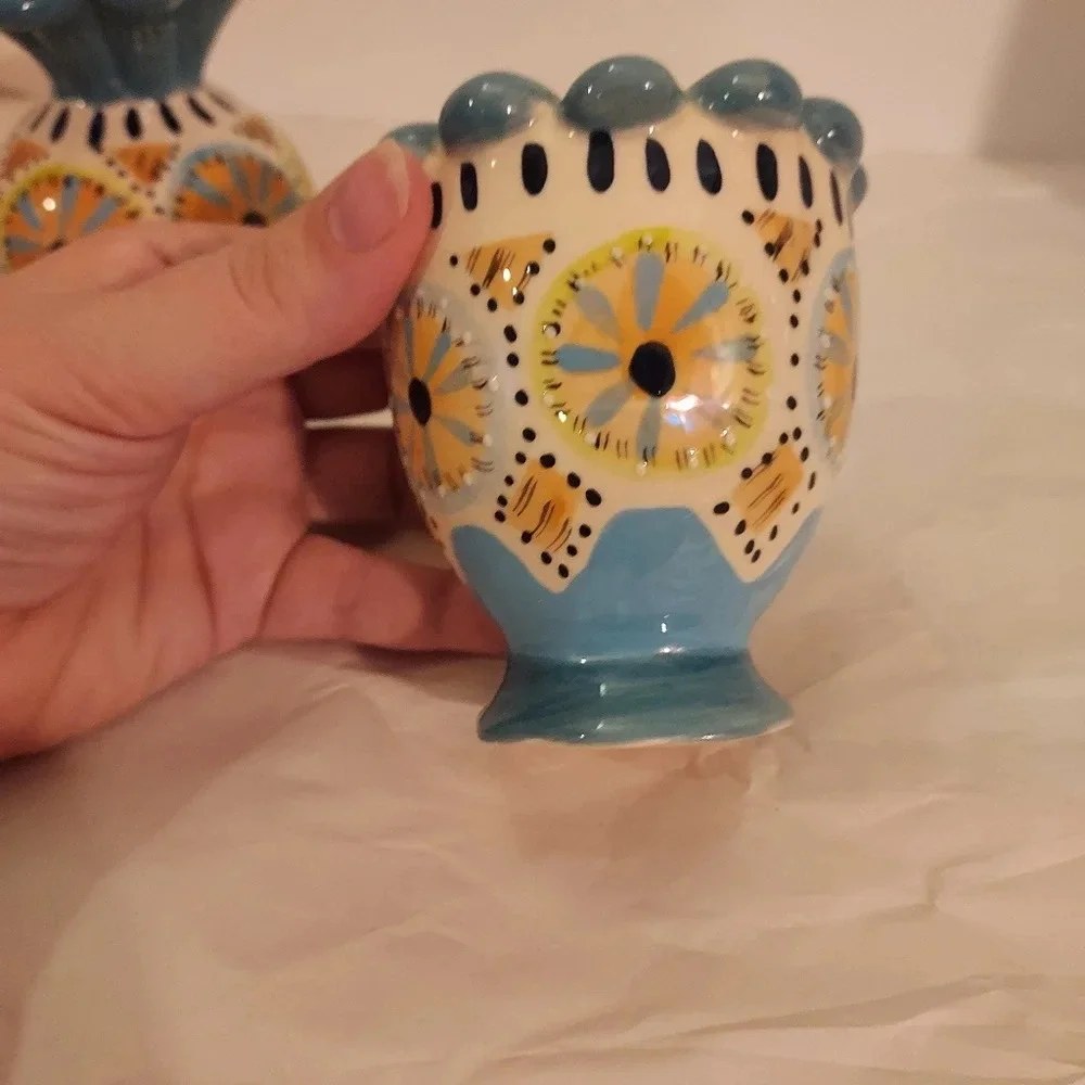 Blue Sky Heather Goldmine 2013 Ceramic Daisy Floral Salt and Pepper Shakers